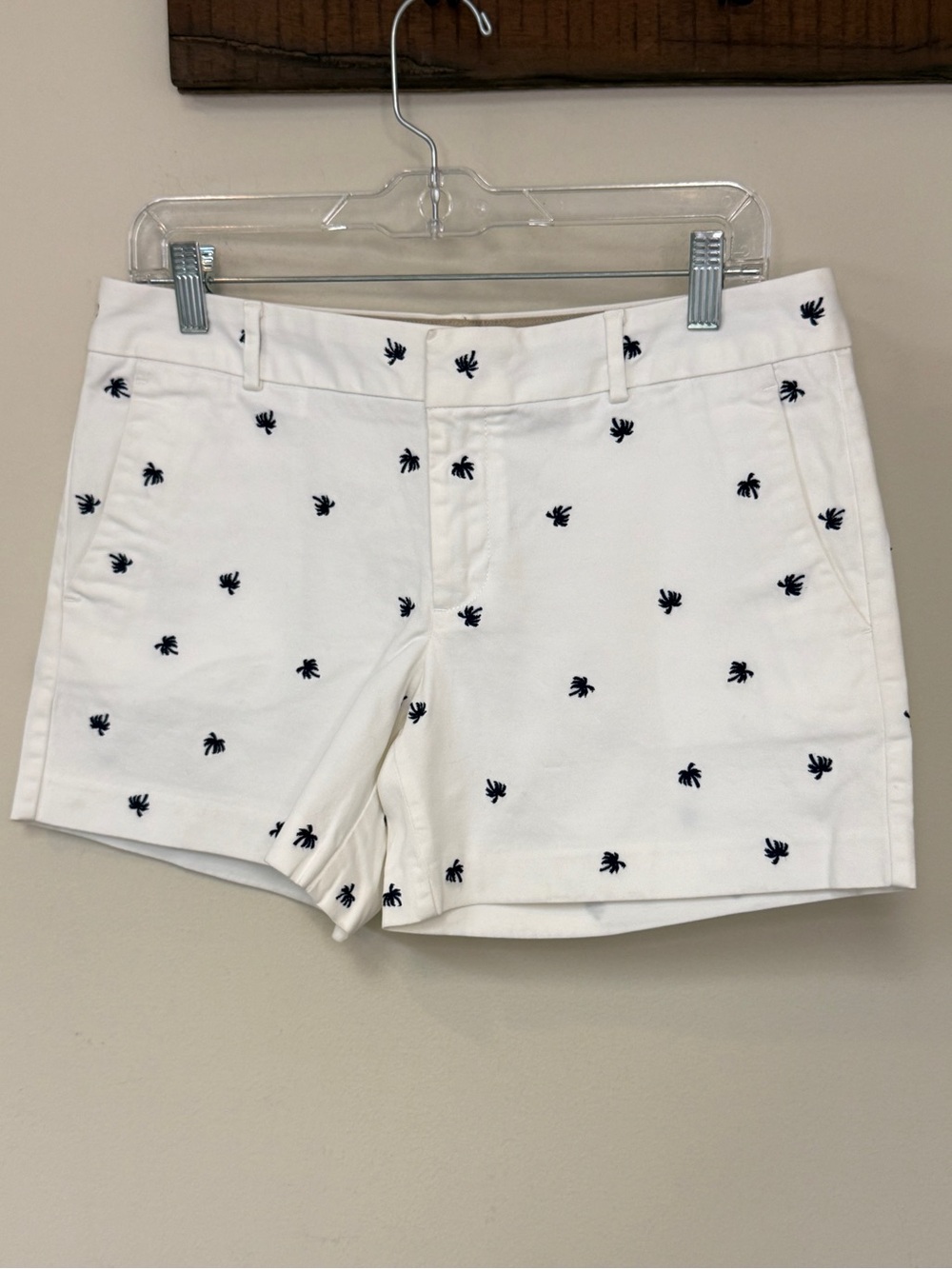 Banana Republic: Women's City Chino Short, White Palm Tree Embroidered, Size 6